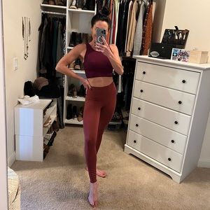 Body by Victoria’s Secret cropped sports bra